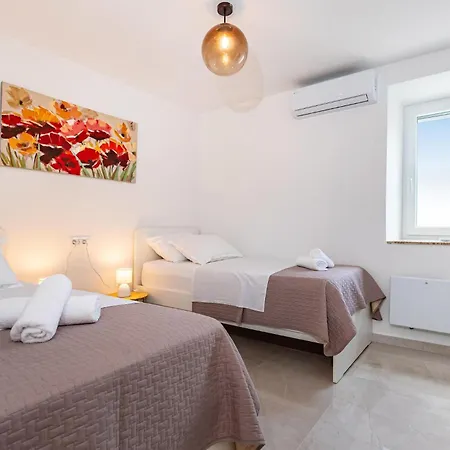 Urumovac Starigrad-Paklenica