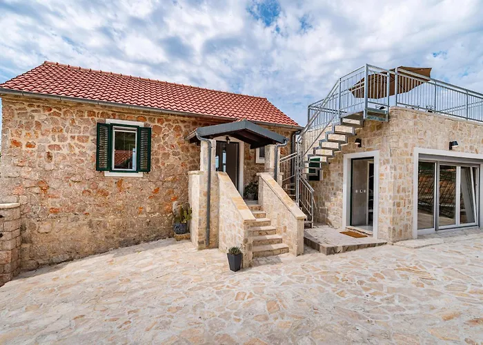 Urumovac Стариград-Пакленица