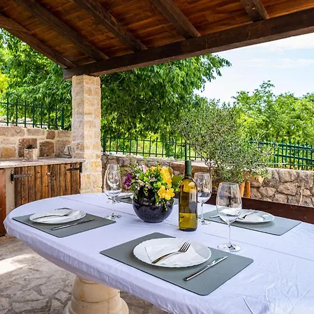 Urumovac Tatil Evi Starigrad Paklenica