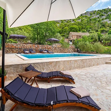 Tatil Evi Urumovac *